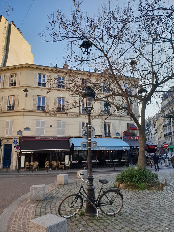 La place de la Contre Escarpe et la rue Mouffetard - Paris