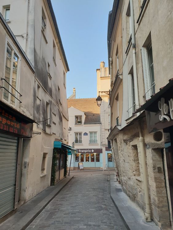 La place de la Contre Escarpe et la rue Mouffetard - Paris