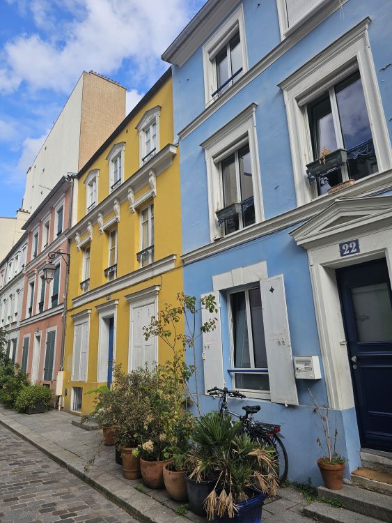 Rue Crémieux - Paris