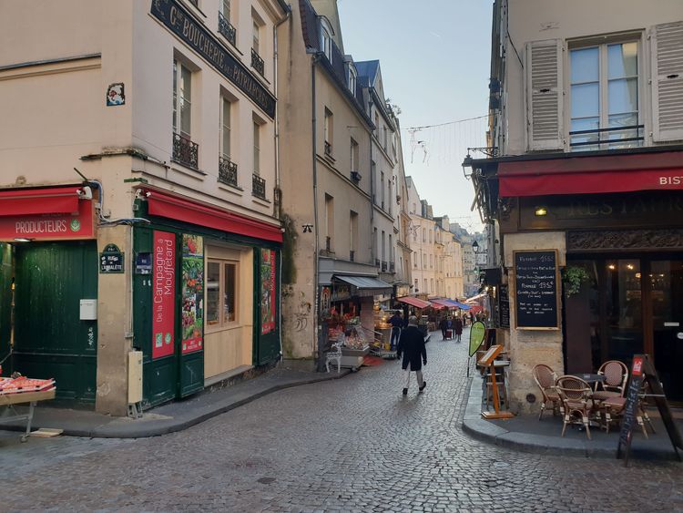 La place de la Contre Escarpe et la rue Mouffetard - Paris